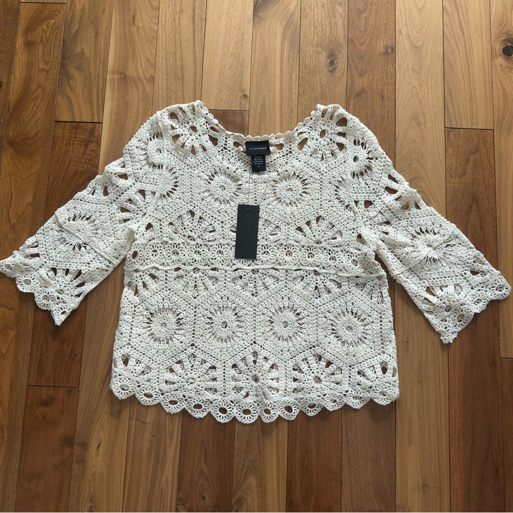 LIV Los Angeles Cream Crochet Top Sweater Women's Size M NWT